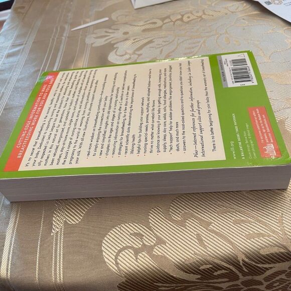 THE Womanly Art of Breastfeeding book by La Leche League International - Picture 6 of 14